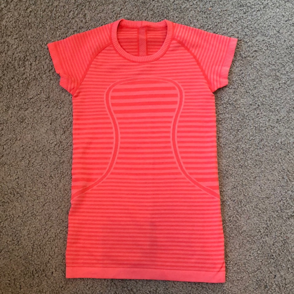 Lululemon Swiftly Tech Short Sleeve — Size 4, EUC